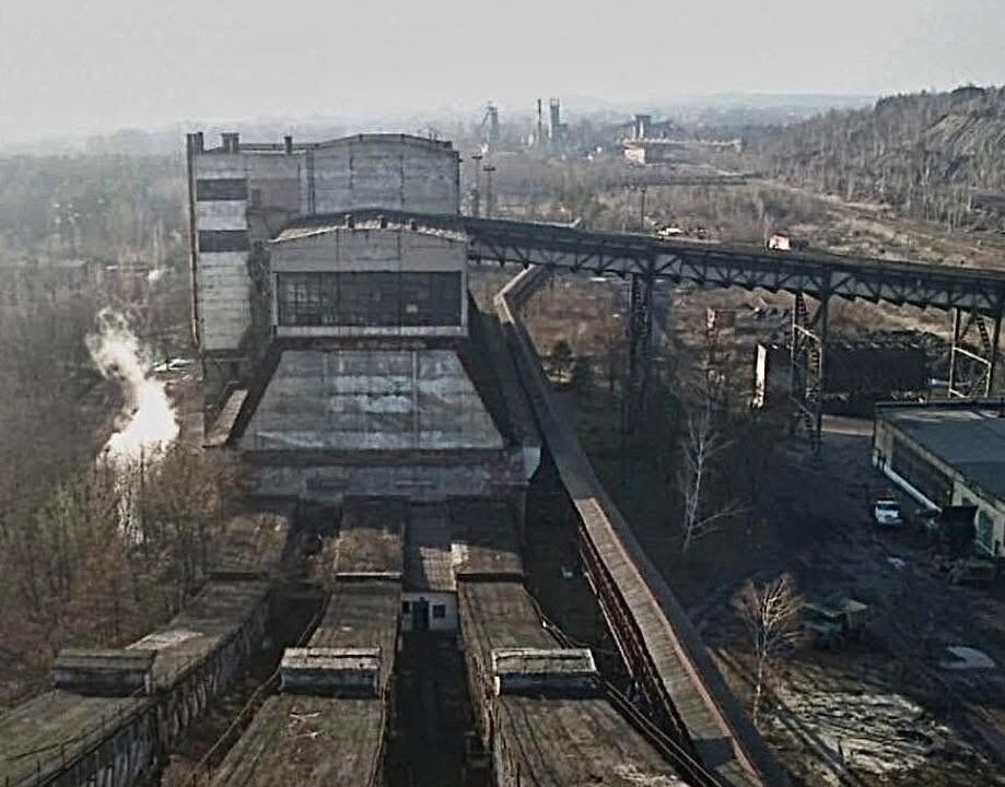 Червоноградська ЦЗФ простоює: суд знову відклав засідання